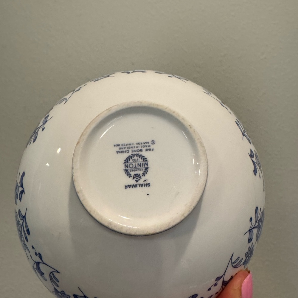 Minton Shalimar Blue and White Floral Porcelain Bowl Made In England 1974 - Picture 7 of 9